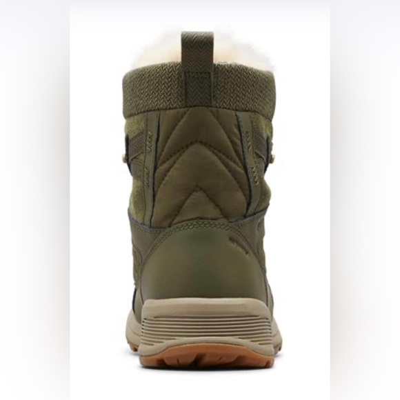 Womens Columbia Meadows Shorty Omni-Heat 3D Boot - Picture 3 of 4